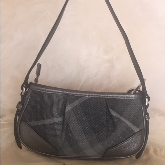 BURBERRY - Picture 2 of 9